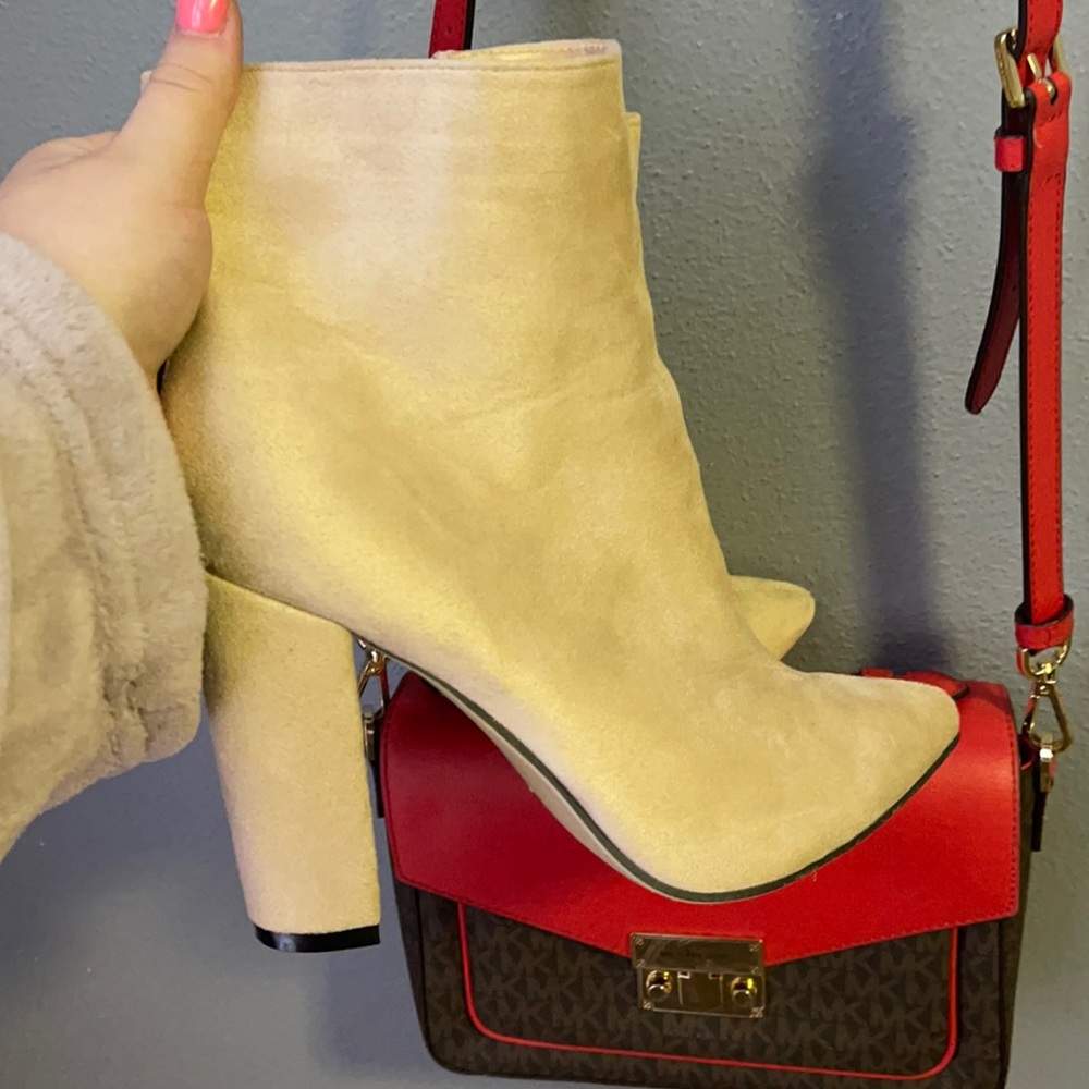 Never been worn , boot heels .